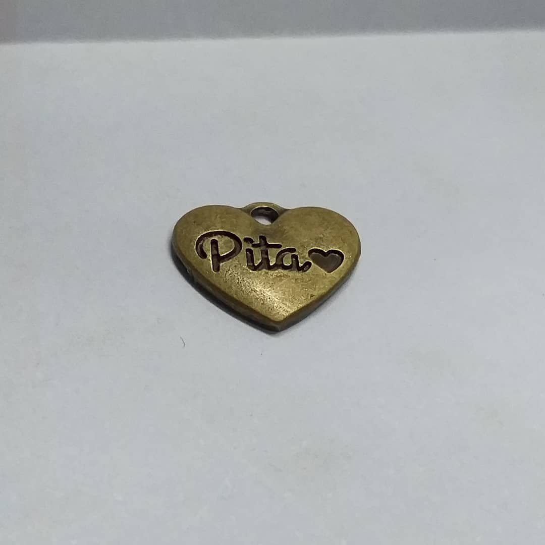 Etiquetas con diseños coloridos